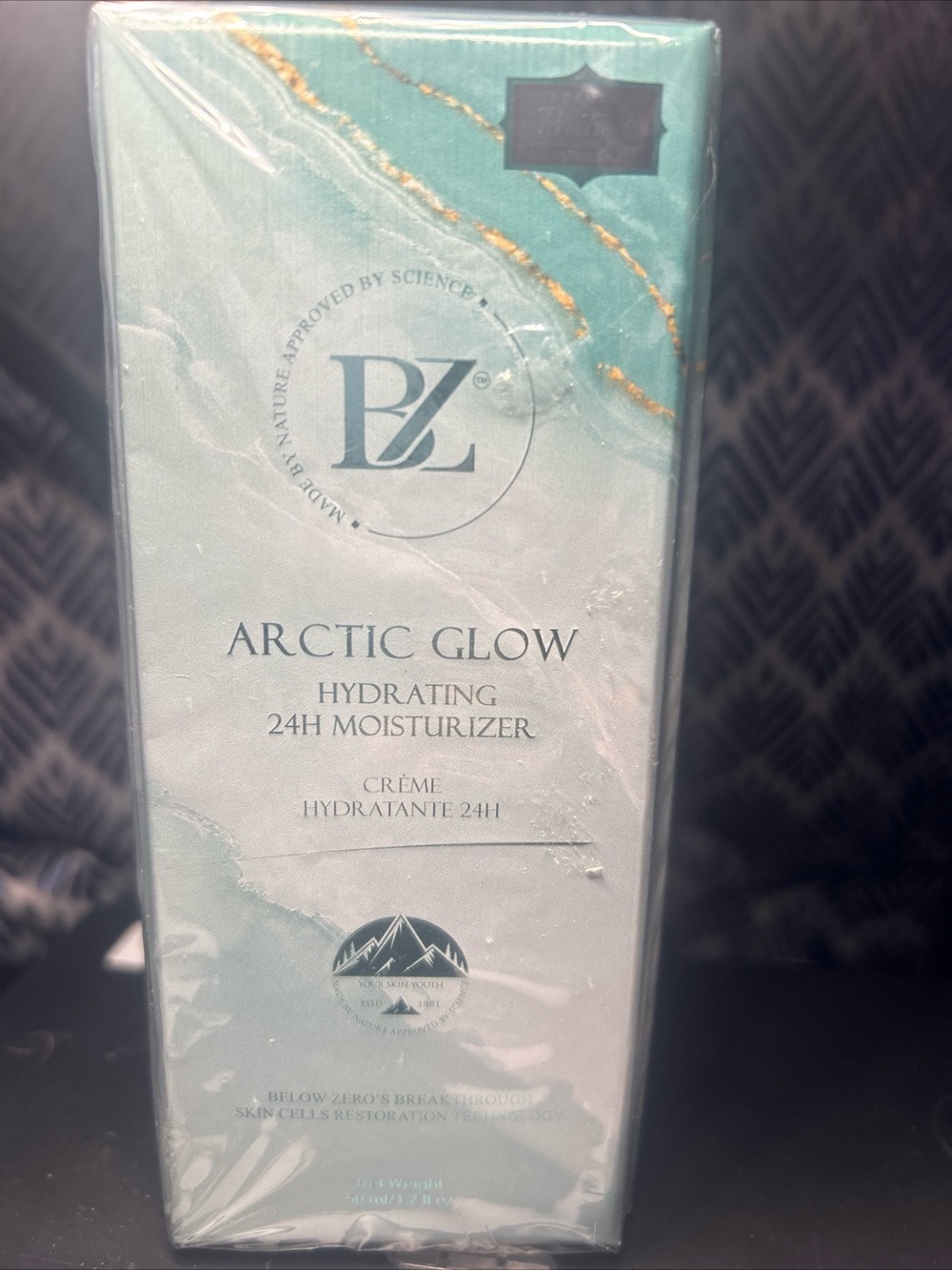 Arctic Glow Hydrating 24H Moisturizer — Light Aqua